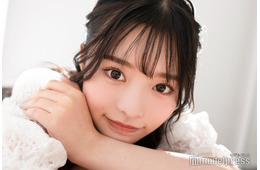 「オオカミちゃんくん」高鶴桃羽、タイトTシャツ×ミニスカで美ボディ全開「セクシー」「スタイル良すぎ」の声