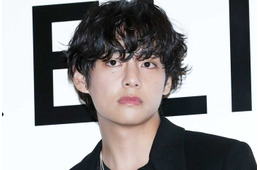 BTS・V、日本満喫オフショット公開 パック姿のドアップショットも