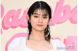 蒔田彩珠、美デコルテ際立つ純白ワンピース姿披露【ジョー マローン ロンドン】