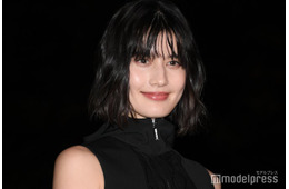 橋本愛、顔ピアス＆ギャルメイク姿「ギャップ反則」「最強に可愛い」と絶賛の声