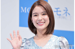 芳根京子、水着でナイトプール満喫 柚希礼音が3ショット公開「映え写真的なものが出来上がりました」