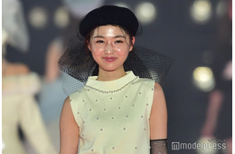 上西星来、美背中大胆披露 肌見せ私服ショットに「ヘルシーで素敵」「センス抜群」と反響
