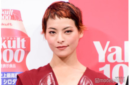 菅原小春、夫・黒田大輔との“キス寸前”2ショット公開「ラブラブ」「幸せそう」
