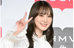 加藤史帆、ノースリ私服でユニバ満喫「可愛すぎる」「オシャレ」と絶賛の声