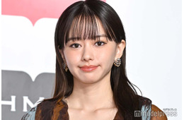山本舞香、へそ出しルックで美ボディ大胆披露「かっこよすぎて惚れる」「セクシー」と反響