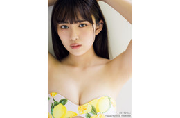 シャルロット日比谷萌甘、美谷間くっきり「ヤンマガ」ソログラビア初登場