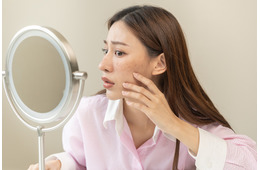 「うわ！顔色悪っ！」オバ見え肌→透明感を与える方法。「茶ぐすみ」「黄ぐすみ」「赤ら顔」など悩み別ケアを覚えておいて【50才美白美容家に聞いた】