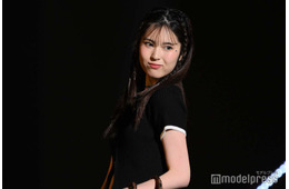 「今日好き」村谷はるな、タイトコーデで美スタイル際立つ サングラス外しがクール【TGC teen 2025 Summer】