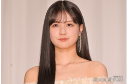 元乃木坂46中村麗乃、オフショルコーデで糸島観光「いい笑顔」「海がお似合い」の声