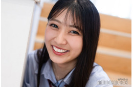 「今日好き」出身美女、チュールワンピから美脚透ける「スタイル良い」の声