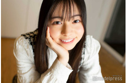 「恋オオカミ」出演女優、ミニTから美ウエストちらり「タトゥーシール？」「大人っぽい」の声