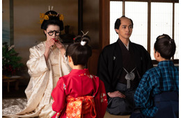 橋本愛、三度目の大河ドラマ“主人公の妻”役への想いと役作り「逆に色香を消したいと思った」【「べらぼう」インタビュー前編】