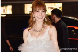 藤井リナ、子ども顔出しのお祭り満喫ショット公開「息子くんの浴衣姿イケメン」「美形兄妹」の声