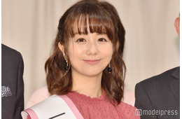 オリラジ中田敦彦の妻・福田萌、子ども3人との写真公開「娘ちゃんが同じ背丈に」「ご家族で素敵」の声
