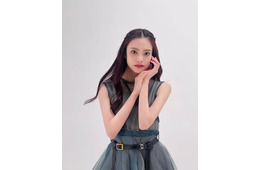 櫻坂46遠藤光莉、膝上ワンピから美脚スラリ「上品」「似合ってる」の声