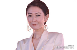 田丸麻紀、スラリ美脚披露の私服ショット公開「着こなしかっこいい」「スタイル抜群」と反響