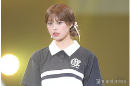 美人インフルエンサー、オーバサイズTシャツから美脚スラリ「スタイル抜群」「おしゃれ」の声