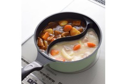 【同時に２品以上調理できる「仕切られ鍋」が有能すぎる！】「たった１つの鍋」でおかず３品、パスタ＆ソースなどを同時進行クッキング！「光熱費も手間も節約できる♪」「セール待ってた！」≪Amazon今トク情報≫