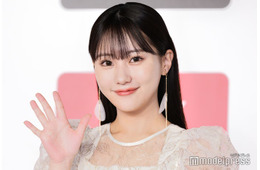 田中美久、胸元大胆な姿に反響「眼福」「可愛すぎて目の癒し」