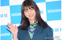 井手上漠、ショーパンで大胆美脚披露「理想のスタイル」「花火が似合う」と反響