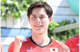 バレー男子日本代表・高橋藍選手、HANAの「Drop」ポーズ披露で兄・高橋塁選手がツッコミ「兄弟揃ってHONEYsで最高」「面白すぎる」の声