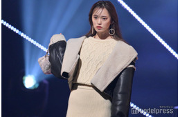 「御上先生」生徒役女優、ミニ丈から美ウエスト強調「スタイル抜群」「綺麗」の声