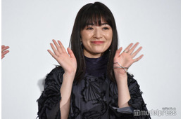 優希美青「初めてのビキニ」プールショットに反響「透明感すごい」「写真集みたい」
