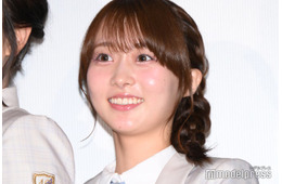 乃木坂46矢久保美緒、ミニスカで色白美脚のぞく ガーリー私服に「ピンクが似合う」「お人形さんみたい」と反響