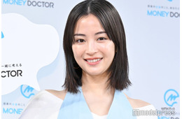 広瀬すず、ほぼ変装無しで街中交差点へ 唯一顔バレした相手とは「マスクも帽子も何もせずにサングラスだけ」