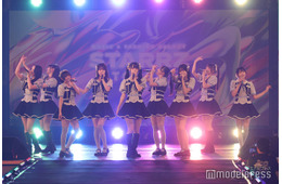 高嶺のなでしこ、可愛さ全開で4曲披露 次々変わるフォーメーション＆表情に釘付け【STARRZ TOKYO 2025】