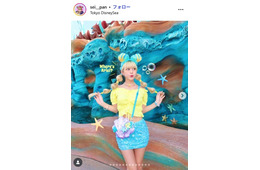 夫婦YouTuberゆたせな・セイナ、美ウエスト＆美脚全開 ディズニーホテルスティッチルームに宿泊「爆イケスタイル」「内装豪華すぎ」