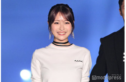 「テレビ西日本」赤木希アナ、シースルースカートから美脚披露 キレキレダンスで会場沸かす【TGC北九州2025】