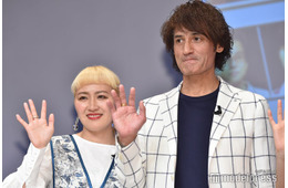丸山桂里奈、夫・本並健治氏とキス寸前 交際時の密着ショット公開「幸せいっぱい」「ラブラブ」と反響