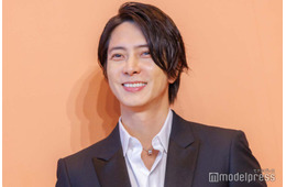 山下智久「親戚みたいな関係」人気俳優とのプライベート2ショットに反響「オンモードとのギャップがすごい」「大好きな2人」