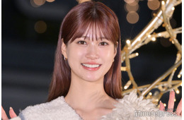 生見愛瑠、美脚際立つミニスカ私服公開「大人の色気」「目を奪われる」と反響