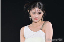 元Girls2原田都愛、ミニ丈ボトムスから美脚披露「スタイルレベチ」「可愛い」の声