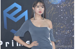 森咲智美、家族でディズニーシーへ 夕暮れバックショットで美脚披露「美しい後ろ姿」「素敵な家族」と反響