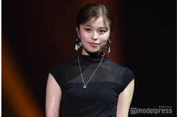 美人インフルエンサー、家族ショット公開「美の遺伝子強い」「絵になる」と反響