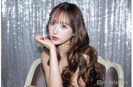 「シャッフルアイランド」伊藤桃々、美脚際立つ冬コーデ8種公開「可愛すぎる」「似合う」の声