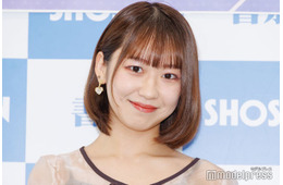 モー娘。野中美希、ミニスカから美脚スラリ 愛犬とのピクニックショットに「可愛いが渋滞」「眼福」の声