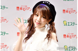 田中れいな、ミニ丈衣装からほっそり美脚のぞく「スタイルがレベチ」「女神」と反響