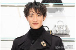 Snow Man岩本照、ドルチェ＆ガッバーナアンバサダー就任後初イベント 総額150万円超えアイテム着用で登場