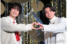 King ＆ Prince、丸の内降臨 エスカレーターからファンサたっぷり