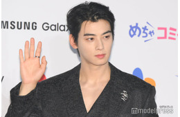 ASTROチャウヌ、肉体美のぞくノースリーブ姿披露「見惚れる」「姿が見れて嬉しい」とファン歓喜