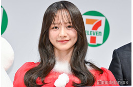 森香澄、サンタ風ドレス姿で美スタイル披露「顔が可愛いのはもちろん」癒やしの存在に頬緩める