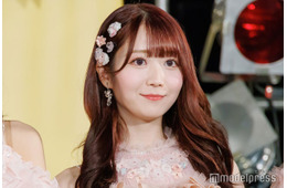 ＝LOVE大谷映美里、オフショルワンピで美脚＆デコルテ見せ ミニー風ブラックコーデが話題「可愛すぎて2度見」「大人っぽい」