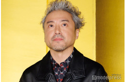 ムロツヨシ「ただの加工写真」目パッチリの自撮りに反響相次ぐ「めっちゃ盛れてる」「一瞬誰かと」