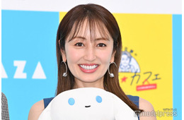 矢田亜希子、美肩ライン輝くオフショルコーデに熱視線「透明感すごい」「デコルテ綺麗すぎ」