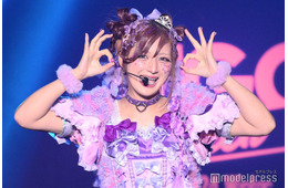 しなこ、アイスクリーム柄ミニスカから美脚際立つ「妖精みたい」「スタイル抜群」と反響