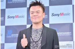 J.Y. Park、娘2人とのリハーサル写真公開「パパの顔してる」「身長差が可愛い」の声